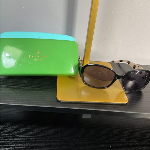 Kate Spade Leatrice 2.00 Prescription Sunglasses EUC comes with Kate Spade Case
